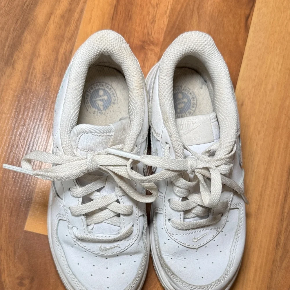 Nike Air Force 1 toddler little kids size 9.5 sneakers/ shoes white